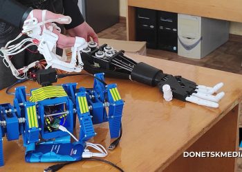 Он собрал будущее: третьекурсник Донбасса сконструировал настоящую роборуку