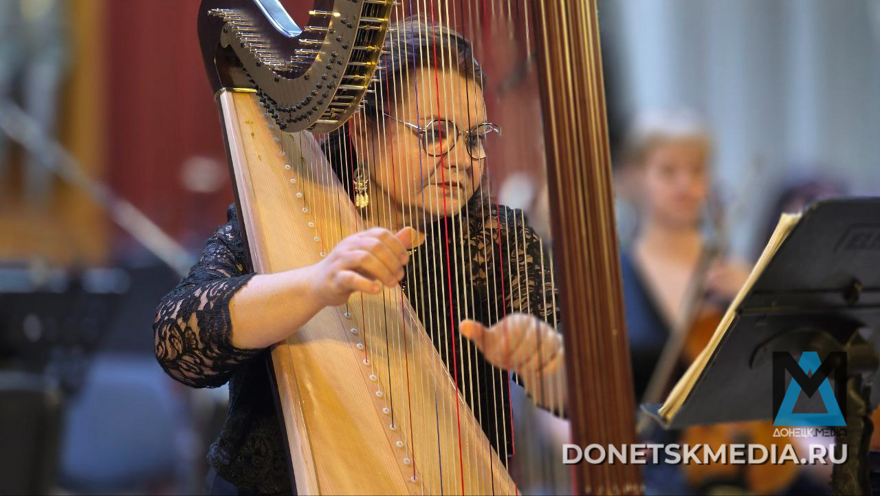 Стремление к свету: в Луганской филармонии завершился фестиваль «Светозвоны»