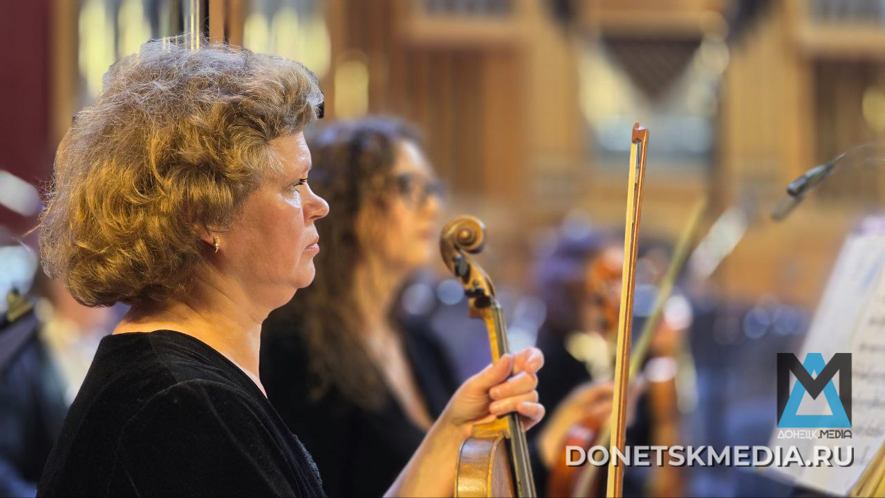 Стремление к свету: в Луганской филармонии завершился фестиваль «Светозвоны»