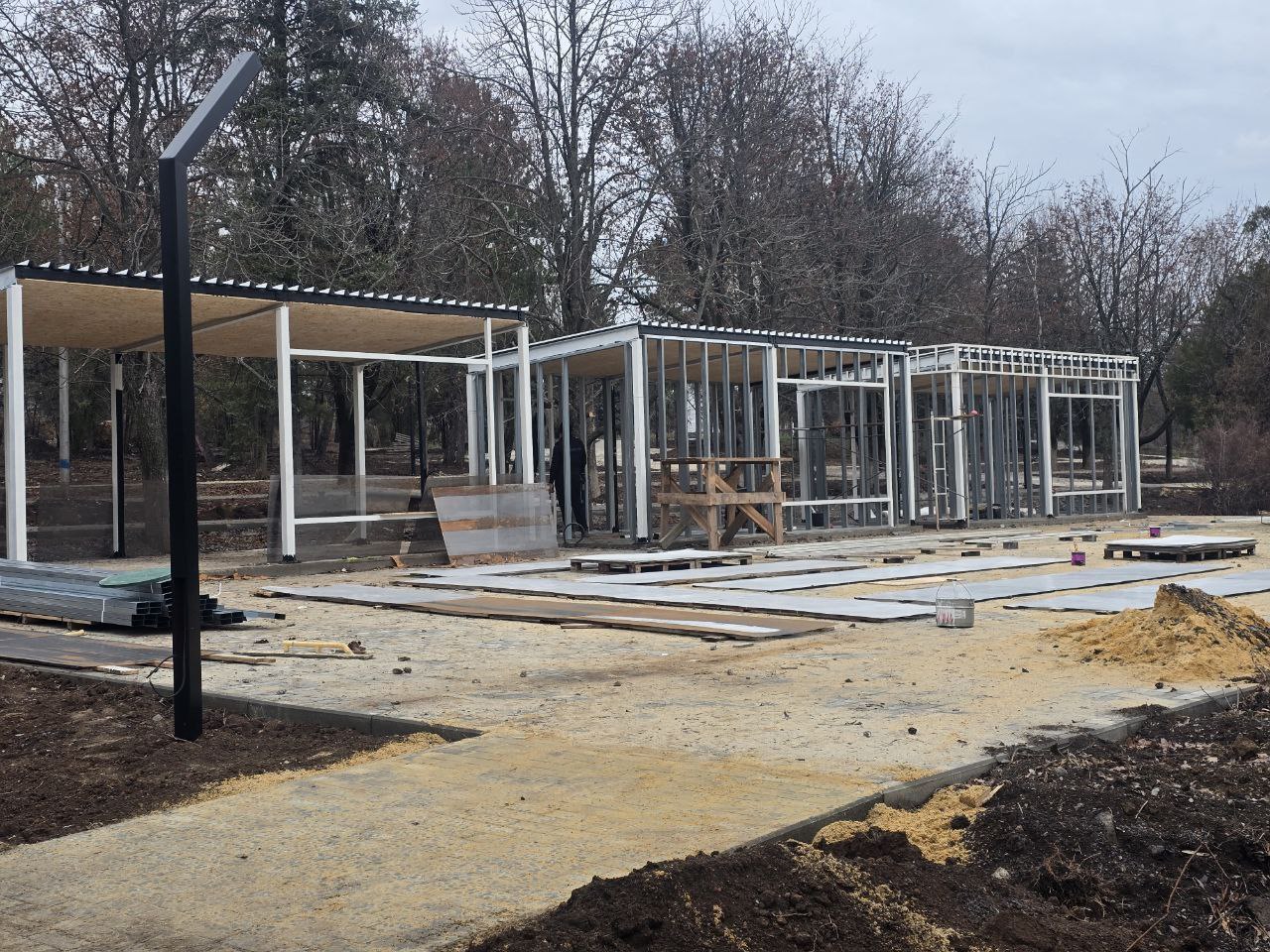 Автопоезд «Россия – Моя история» в Макеевке и строительный прогресс в ДНР: дайджест за 25 ноября