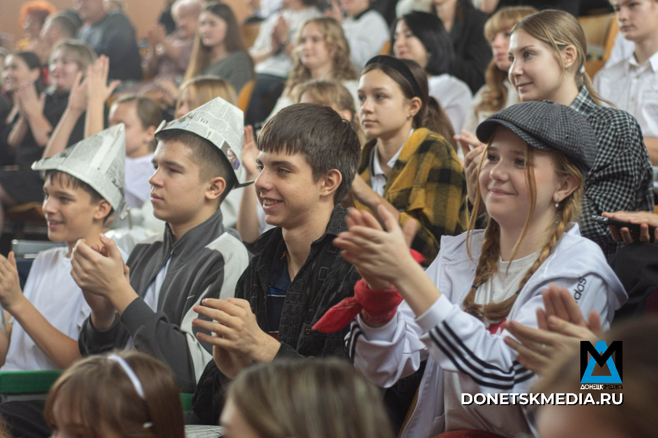 Место, где тебя любят: Школа, пережившая две войны