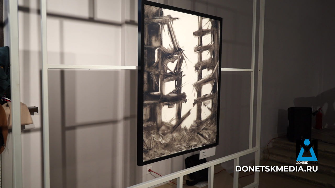 Отражение времени: Наталья Бочкарёва привезла в Луганск письмо красками о войне