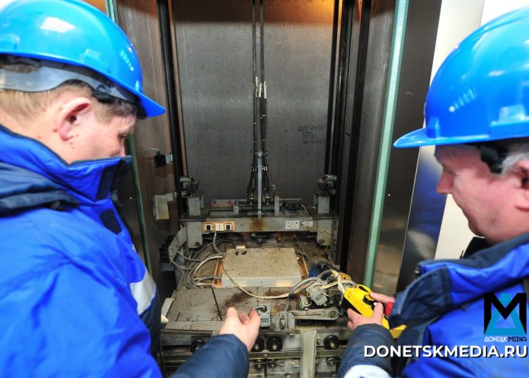 Поехали: новые лифты в домах ДНР