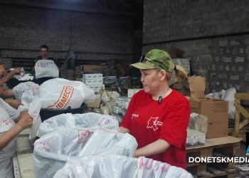 Тысячи километров любви: история двух матерей прилетевших в Луганск из Чукотки