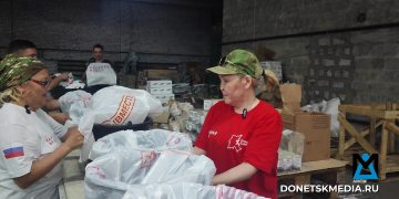 Тысячи километров любви: история двух матерей прилетевших в Луганск из Чукотки