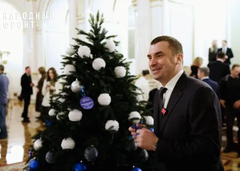 Мечты сбываются: «Ёлка желаний» доставила подарки детям Донбасса Мечты сбываются: «Ёлка желаний» доставила подарки детям Донбасса