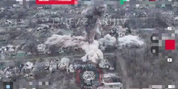 ВС РФ мощным взрывом уничтожили укреплённый пункт ВСУ в Димитрове