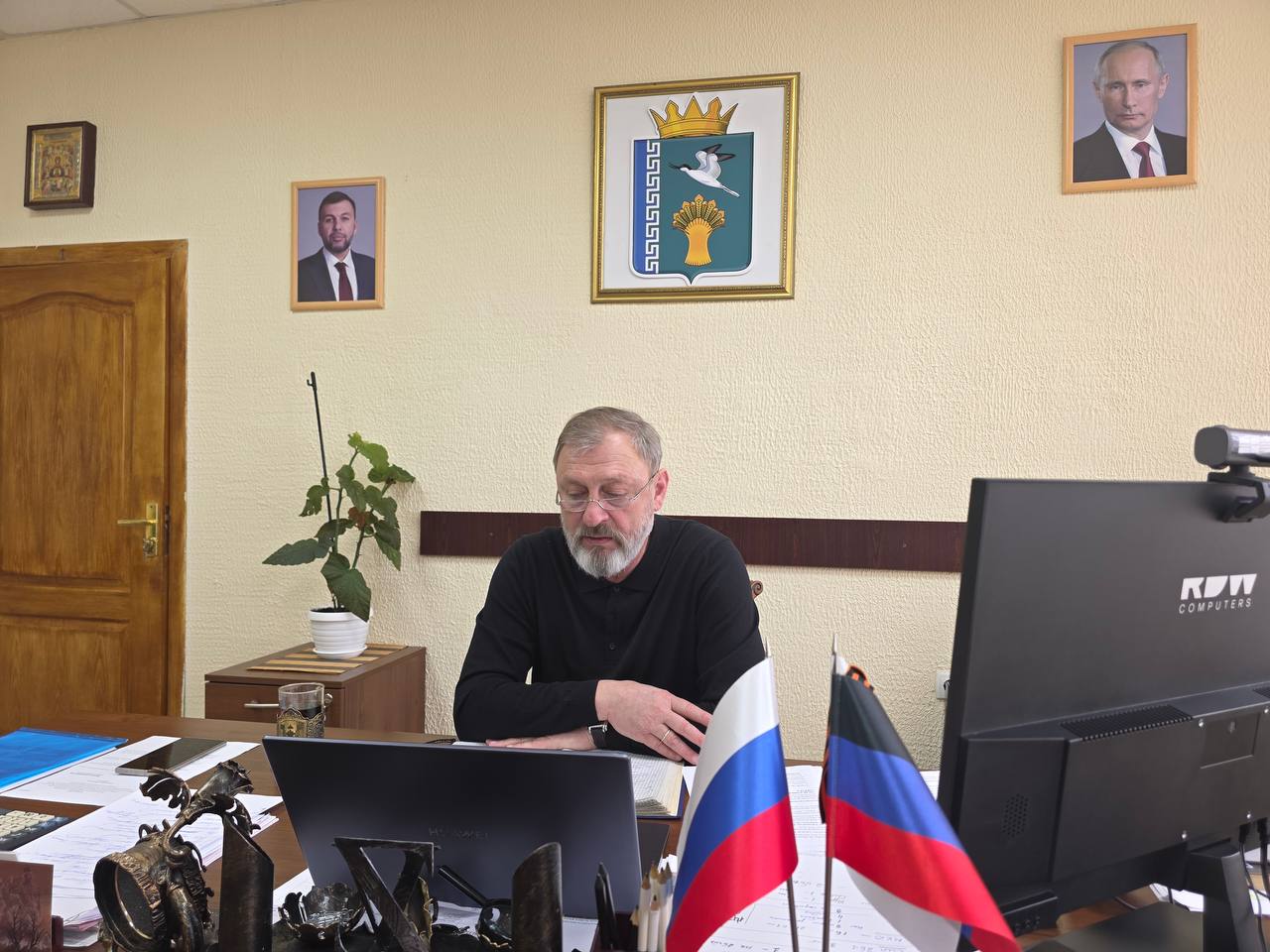 От ремонта школ до фестивалей и волонтёрства: чем запомнился день в городах Донбасса. Дайджест новостей за 3 декабря