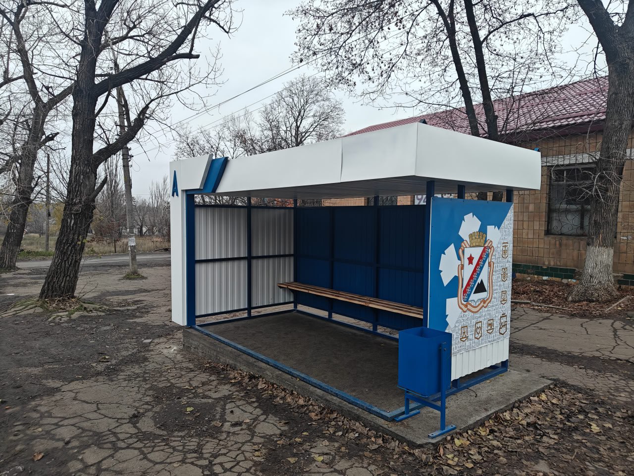 В Макеевке будет «прошлогодняя» елка, а другие округа открывают амбулатории и обновляют дороги. Дайджест новостей за 4 декабря