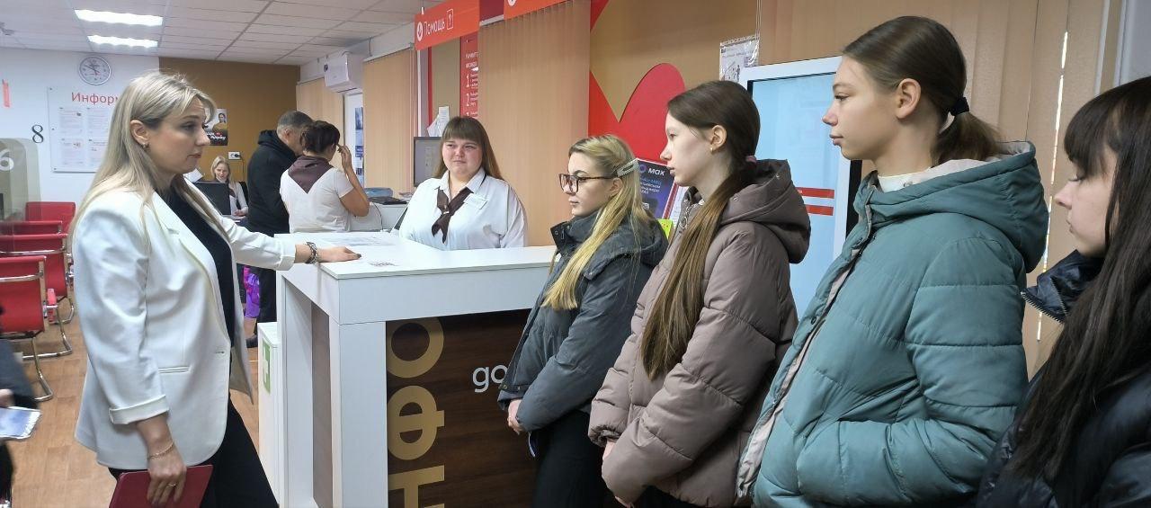 В Макеевке будет «прошлогодняя» елка, а другие округа открывают амбулатории и обновляют дороги. Дайджест новостей за 4 декабря