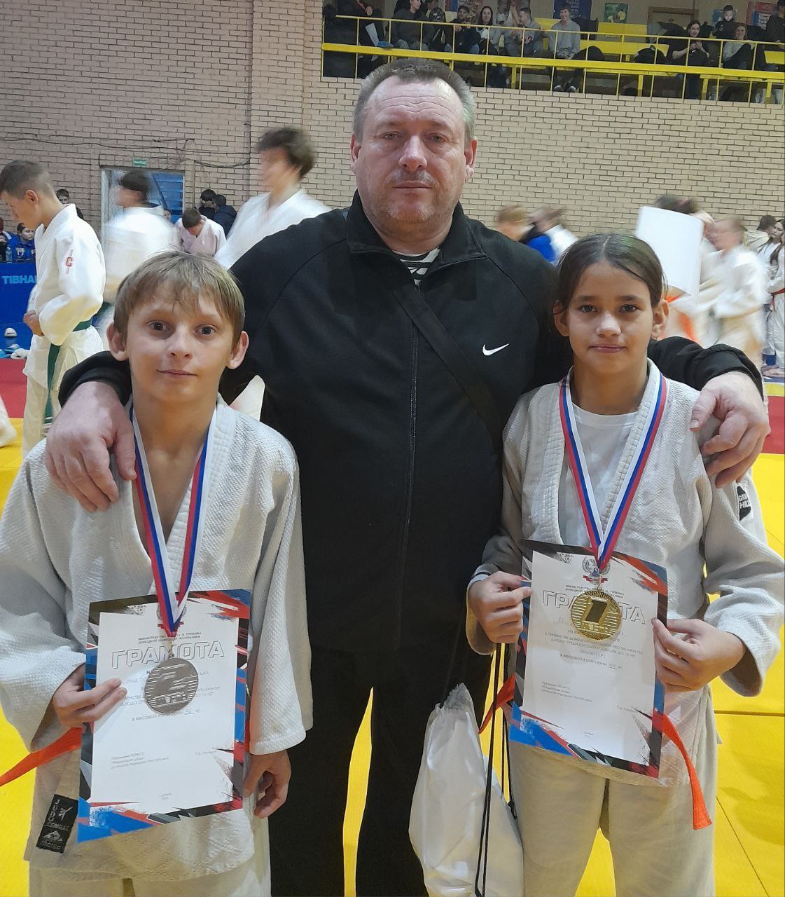 Горловка – победитель Премии #МЫВМЕСТЕ, а легендарный Ансамбль Александрова дал концерт в Донецке. Дайджест новостей за 7 декабря