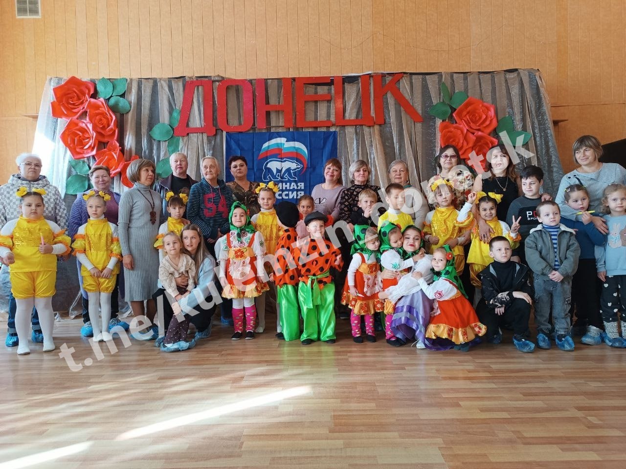 Восстановление в ДНР, подготовка к праздникам и будни служб: от ремонта дорог до патриотических акций, дайджест за 17 декабря