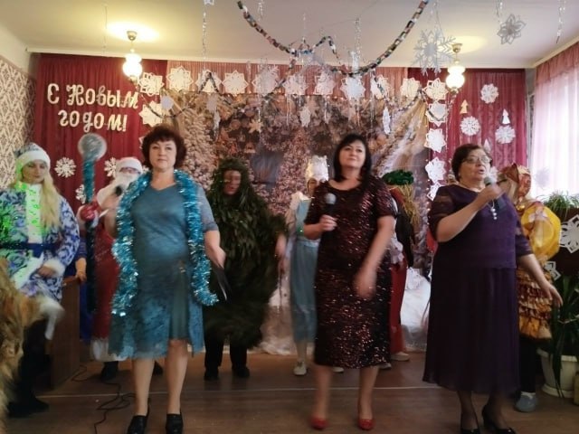 Новогодние спектакли в Донецком РАМТ и приятный сюрприз для взрослых из Снежного. Дайджест новостей за 30 декабря