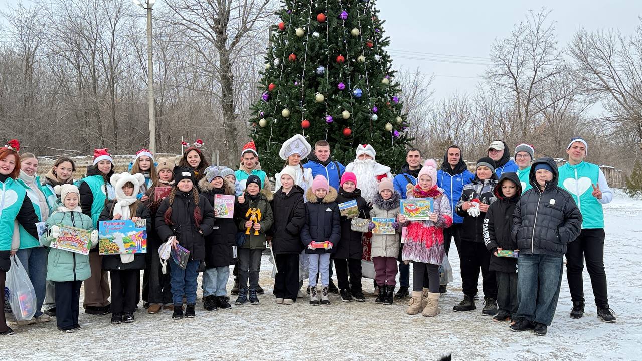 Новогодние спектакли в Донецком РАМТ и приятный сюрприз для взрослых из Снежного. Дайджест новостей за 30 декабря