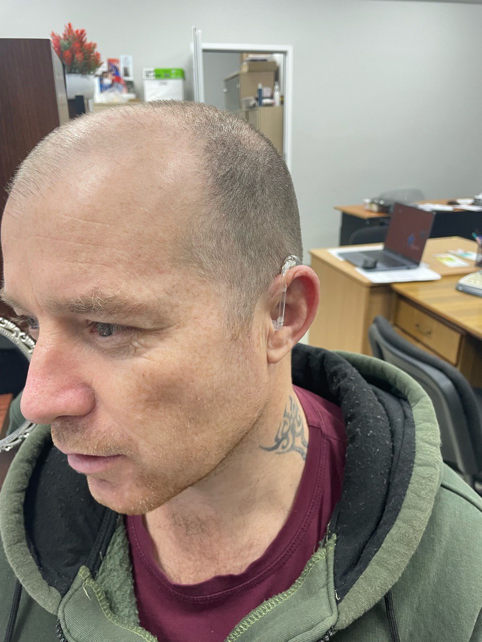 Ветераны получили возможность слышать благодаря фонду "Защитники Отечества"