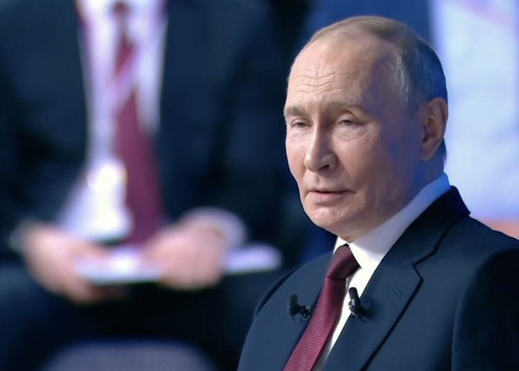 Путин прокомментировал проблему водной блокады Донбасса Путин прокомментировал проблему водной блокады Донбасса