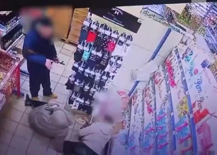 В Донецке полиция ДНР предотвратила стрельбу в супермаркете