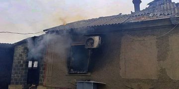 Женщина и пятилетний ребенок погибли при пожаре в частном доме в Старобешево