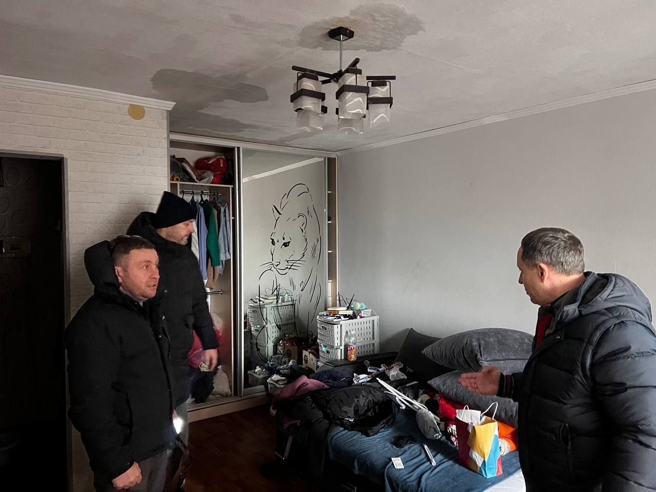 Ремонт дорог и крыш, а также рождественское тепло. Дайджест за 8 января