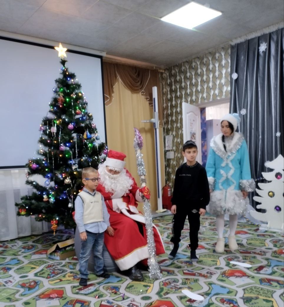 Ремонт дорог и крыш, а также рождественское тепло. Дайджест за 8 января