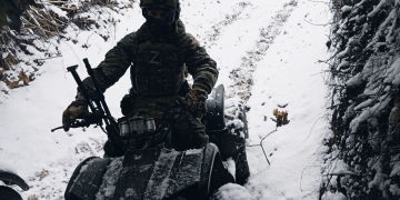 Группировка «Центр» сбросила агитлистовки на позиции ВСУ в районе Гришино