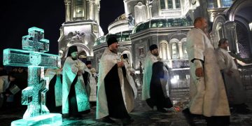 Фоторепортаж: Крещение Господне встретили в Главном храме ВС России