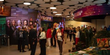 В Донецке открылся крупнейший центр молодёжи «30/09», построенный Москвой В Донецке открылся крупнейший центр молодёжи «30/09», построенный Москвой