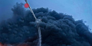 Пожар на нефтепроводе на Львовщине не могут потушить уже сутки