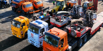 Москва передала новым регионам почти 300 единиц спецтехники для ЖКХ и дорожных работ