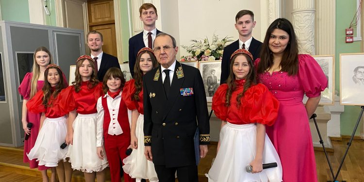 Дети Донецка осваивают тонкости дипломатии