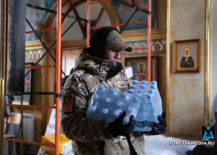 Вернуться к мирной жизни: «Народный фронт» помогает храму Авдеевки Вернуться к мирной жизни: «Народный фронт» помогает храму Авдеевки