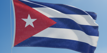 Катер под американским флагом открыл огонь по охране Кубы