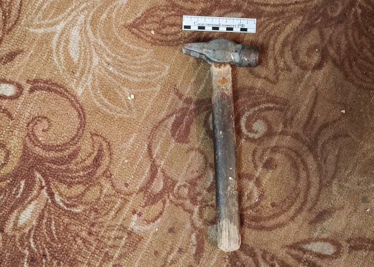 В Волновахском округе женщина задержана за попытку убийства сожителя матери В Волновахском округе женщина задержана за попытку убийства сожителя матери