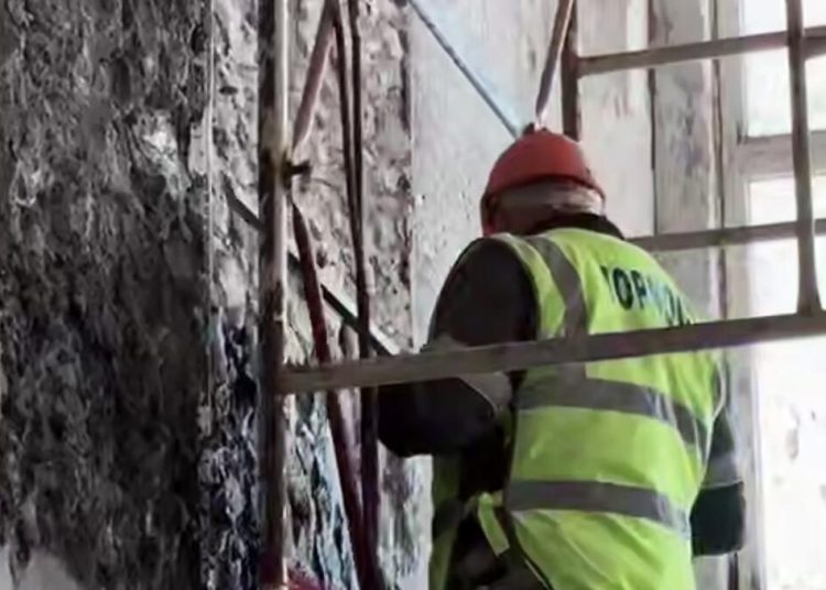 Москва приступила к капитальному обновлению 52-й гимназии в Луганске Москва приступила к капитальному обновлению 52-й гимназии в Луганске