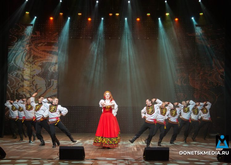 В Донецке дали старт Году единства народов России: «Мы — русские, и мы вместе»