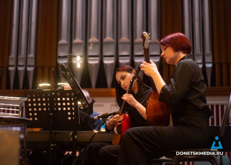 «Поняли друг друга без слов»: В Донецке с триумфом прошел концерт «Рок&Кадриль» «Поняли друг друга без слов»: В Донецке с триумфом прошел концерт «Рок&Кадриль»