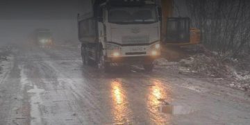 В ДНР восстанавливают ключевой участок трассы Волноваха – Зачатовка