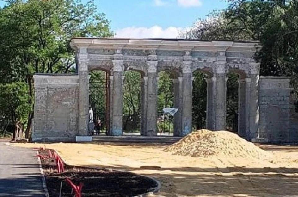 Конгресс «Дороги Донбасса - 2026», новый цифровой парк в Горловке и премьера в Драмтеатре Мариуполя. Дайджест за 18 февраля