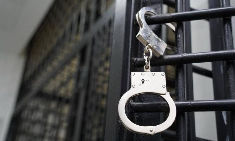 Перед судом предстанет луганчанин, едва не зарезавший двух женщин после освобождения из колонии