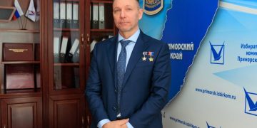 Снайпер-легенда из Приморья, четырежды кавалер ордена Мужества Артур Потапов стал участником программы «Время героев»