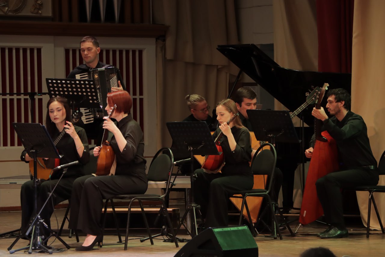 От народного пения и технического творчества до уборки снега: как наводят порядок на дорогах и во дворах Донбасса, дайджест за 3 февраля