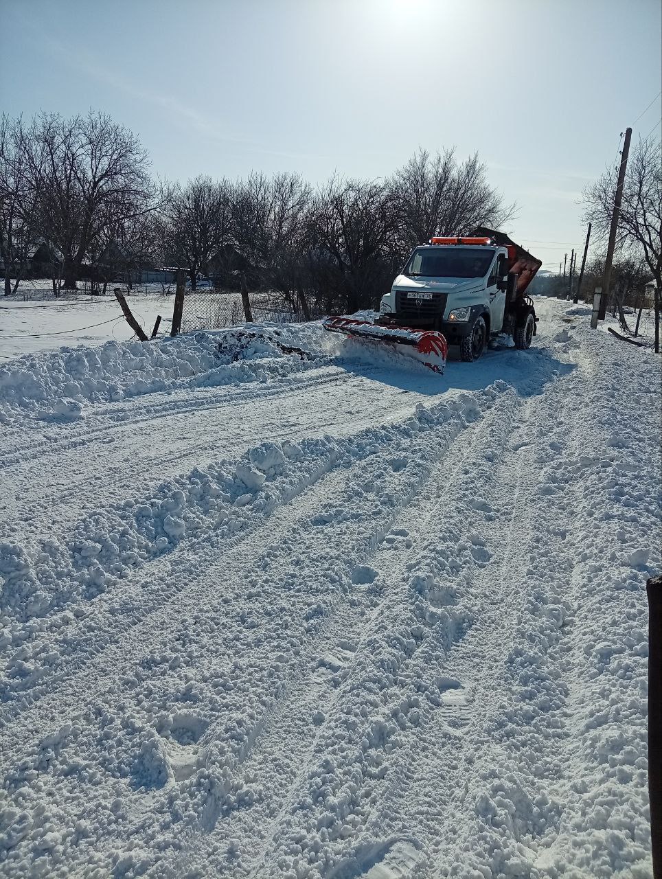 От народного пения и технического творчества до уборки снега: как наводят порядок на дорогах и во дворах Донбасса, дайджест за 3 февраля