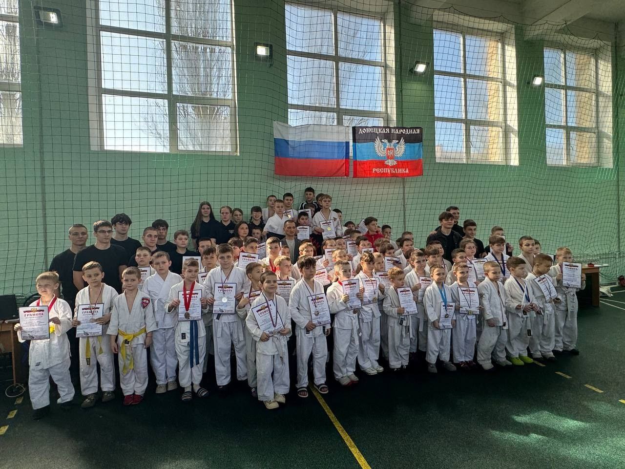 Шоу Братьев Сафроновых в Донецке, реставрация ДонНАСА и важный день в истории Старобешево. Дайджест за 2 марта