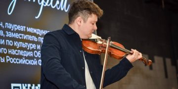 Четвертая годовщина освобождения Волновахи, возрождение горловского «Стирола» и встреча со скрипачем Лундстремом в Донецке. Дайджест за 11 марта