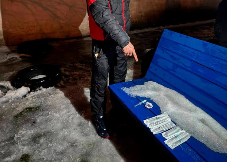 Полиция Докучаевска изъяла метадон у местного жителя