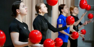 Столетняя башня в Шахтерске, «Неделя моды» в Донецке и чемпионы в боксерские секреты Поветкина. Дайджест за 17 марта