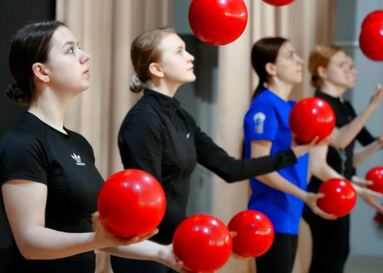 Столетняя башня в Шахтерске, «Неделя моды» в Донецке и чемпионы в боксерские секреты Поветкина. Дайджест за 17 марта