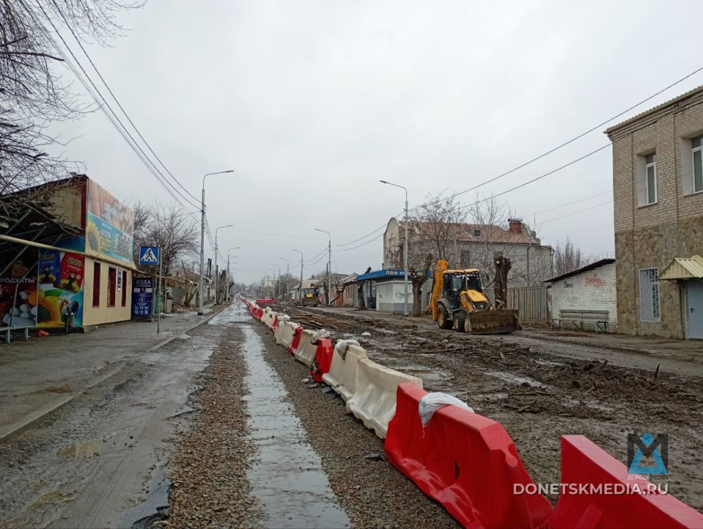 Дорожный прорыв: в Луганске восстанавливают одну из самых важных транспортных артерий