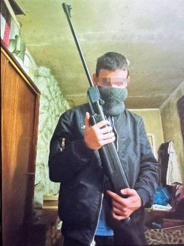 «Сидел в телефоне, а попал под статью»: в Луганске задержали подростка за администрирование террористических каналов «Сидел в телефоне, а попал под статью»: в Луганске задержали подростка за администрирование террористических каналов