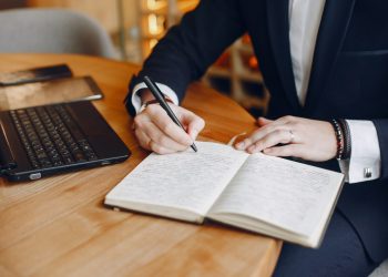 Время перемен: упрощённое получение паспорта, смена прав и чат-бот МФЦ